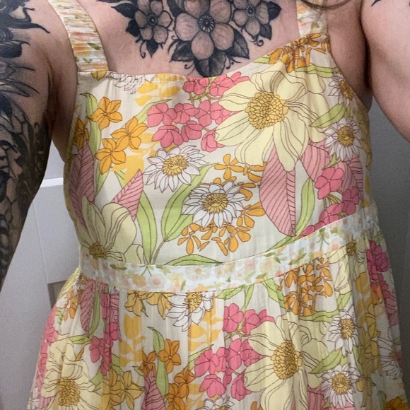 Gorgeous Sundress - Picture 3 of 5